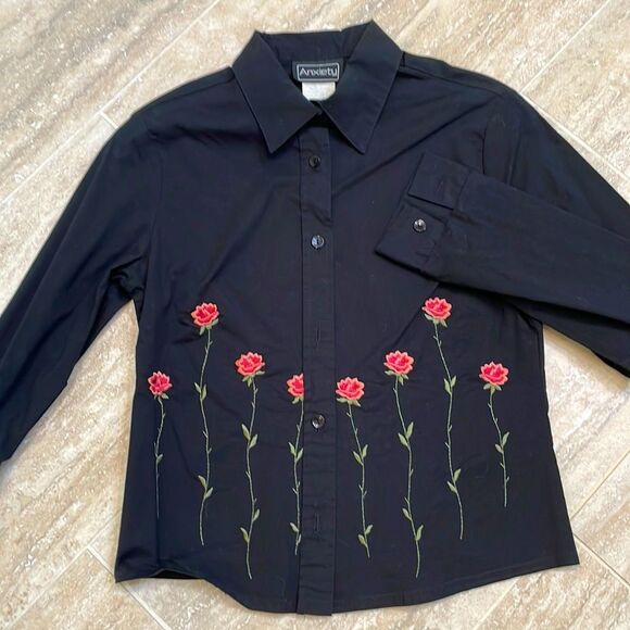 Black button up top with orange Embroidered Flowers - size M - Picture 1 of 2